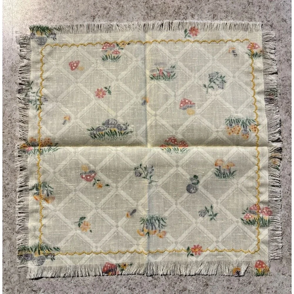 Vintage Mushrooms Flowers Cloth Napkin Set Of 4 Doily Doilies Embroidered Fringe